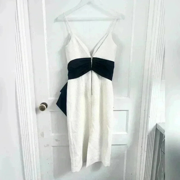 Rebecca Vallance Monique Contrast Bow Crepe Bridal Wedding Formal Dress Size 4 - Picture 4 of 7